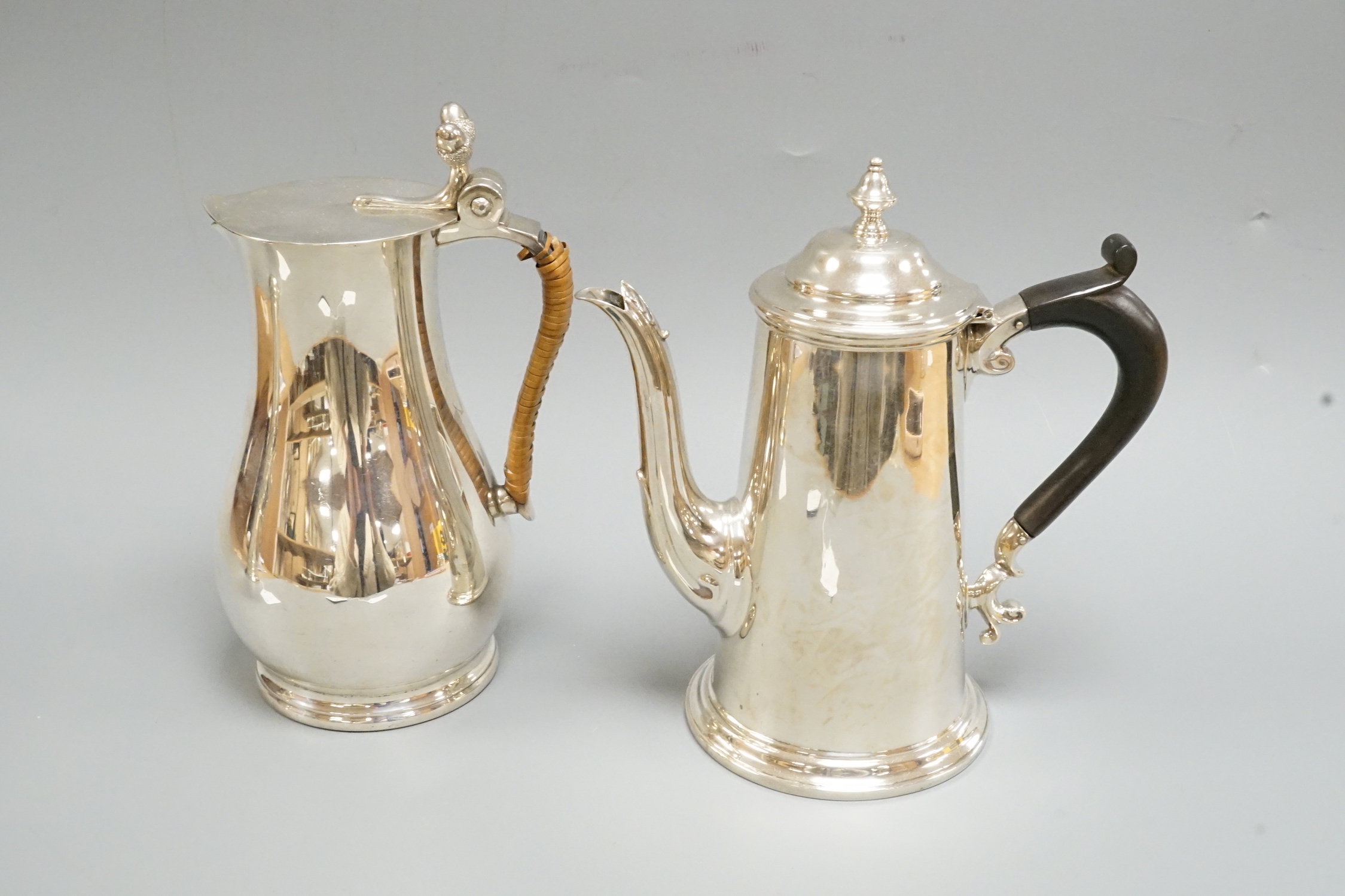 A George V silver hot water pot, Thomas Bradbury & Sons, Sheffield, 1919, 17.5cm, gross weight 15.7oz.